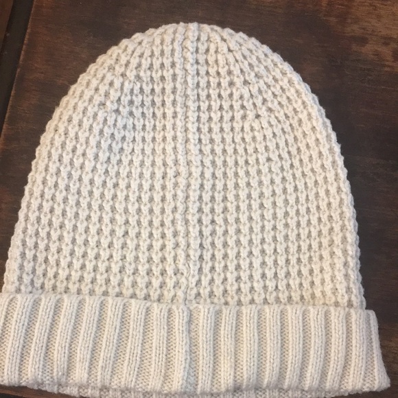 2 knitted cotton hats ( one cream/peachy pink) price is for both - Picture 2 of 16